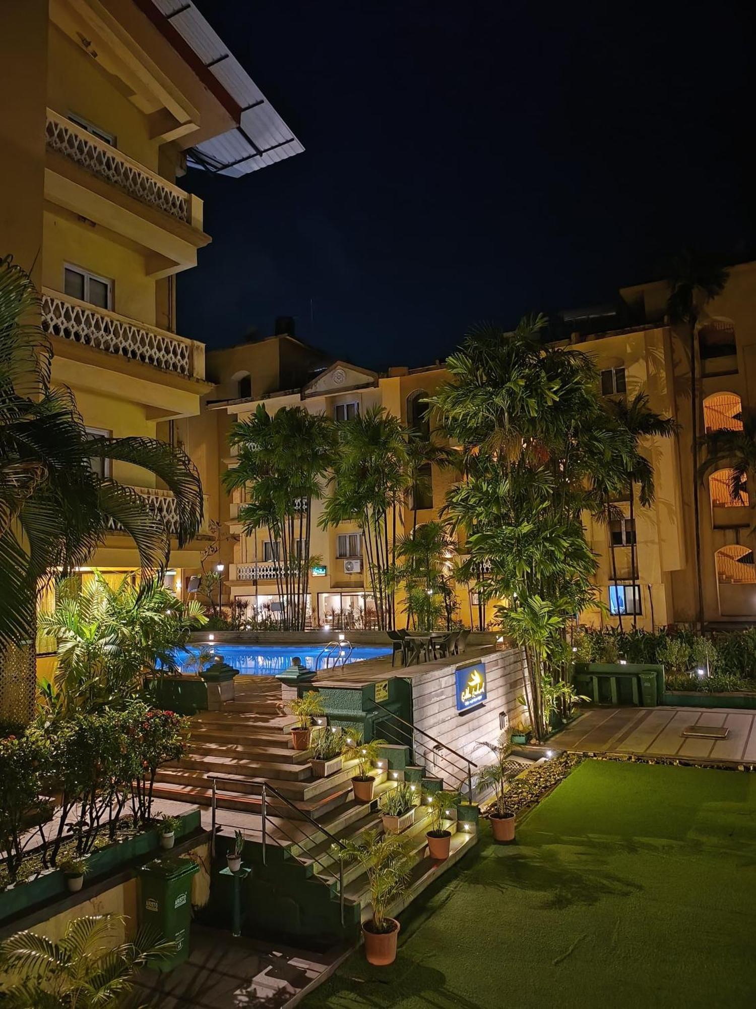 Golden Landmark Green Valley Beach Resort Dona Paula Exterior foto